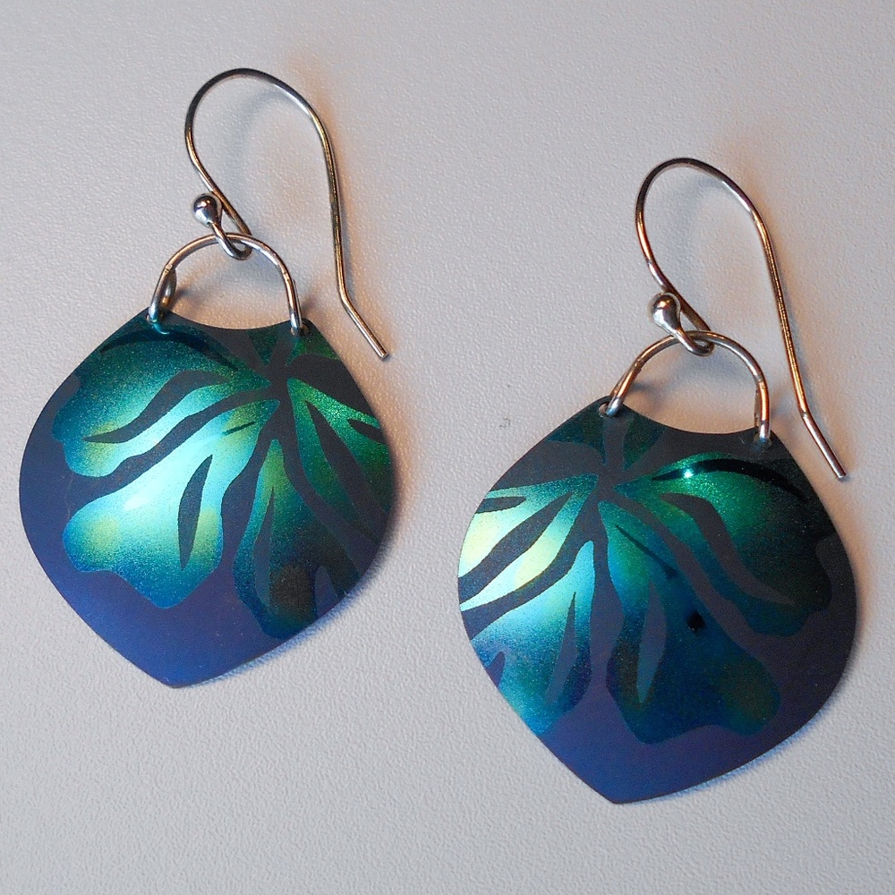 Blue Holly Yashi Gardenia dangle earrings